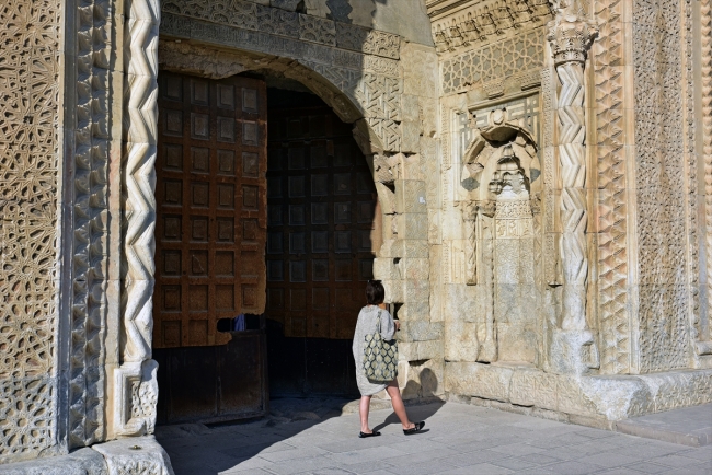 Türk konukseverliğinin simgesi: Kervansaraylar